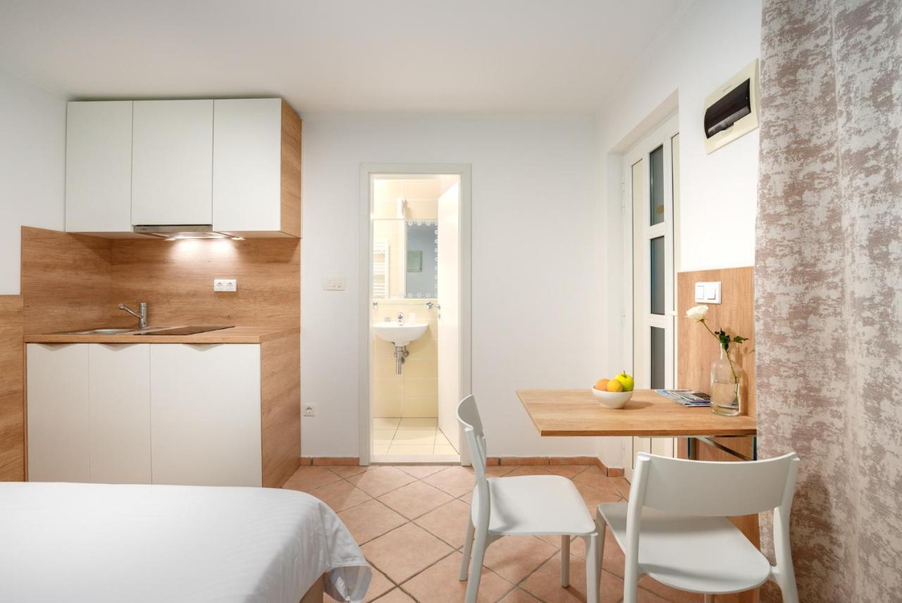 Apartments & Rooms Buble Трогир Экстерьер фото