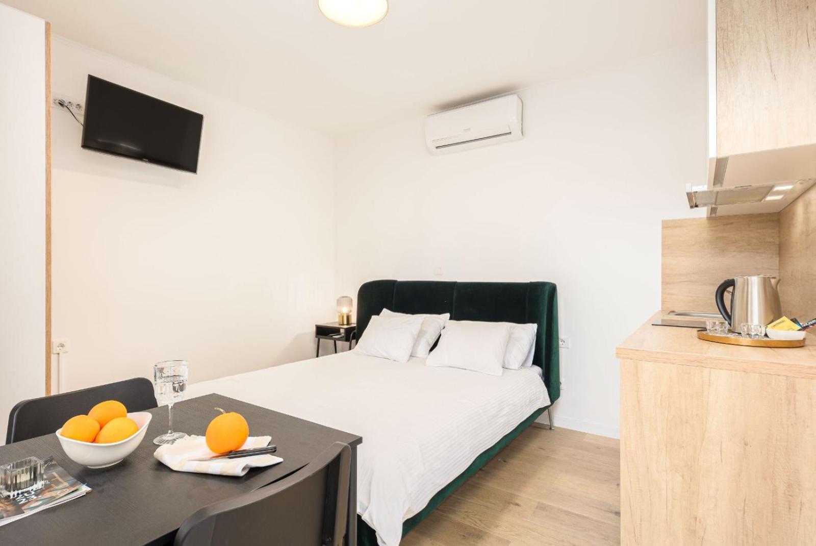 Apartments & Rooms Buble Трогир Экстерьер фото