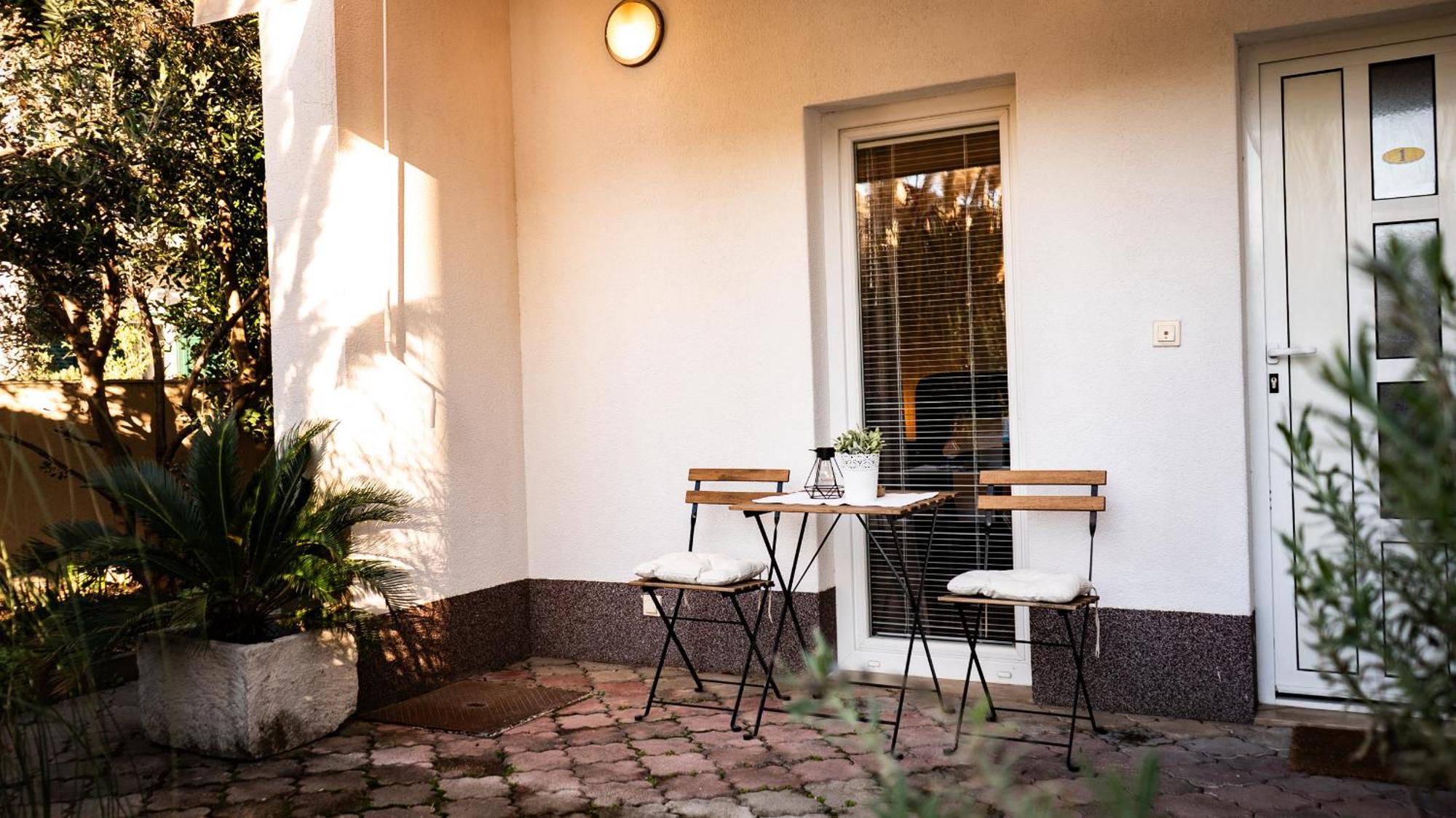 Apartments & Rooms Buble Трогир Экстерьер фото